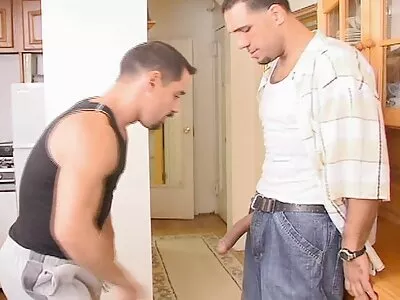 Vídeo do Big Cock sexo real caseiro In The Back Pocket (Erik Everhard, Kelsi Monroe)