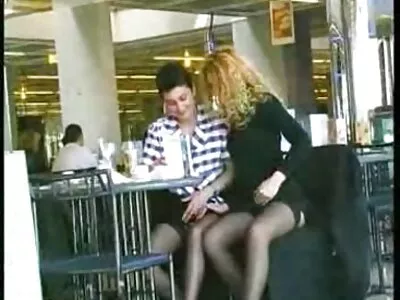 Jennifer Dark e sexo oral caseiro brasileiro John Strong na amiga gostosa da minha esposa