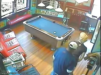 Karen Fisher e Johnny Castle em Seduced By A Cougar caseiro amador brasileiro