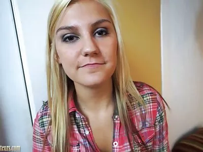 Vídeo do Kings Of Halloween (Esmi Lee, Adriana Malao, Serena Torres, anal brasileiro caseiro Emily Kae, Gisele Mona, Belle Sparkles, Selena Haze, Tucker, Riley Twist)