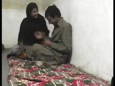 Vídeo Below The Belt (Bill Bailey, Aryana videos pornos brasileiros caseiros Augustine)