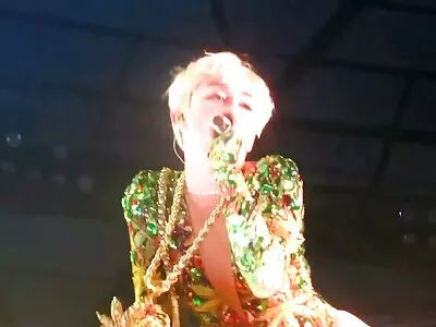 Jovem novinha gostosa porno caseiro Aria Banks é perfurada