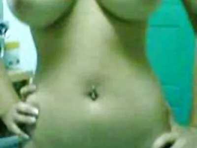 Vídeo Going For A Dip (Holly Halston, Erik Everhard) novinha dando gostoso caseiro