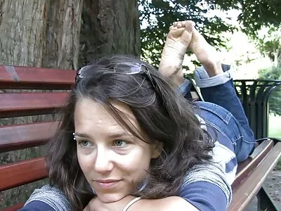 Vídeo de Broke And Down To Fuck video porno nacional caseiro (Angela Crystal, Victoria Tiffani, Justine Joli)